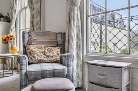 1386047-16-692d80...