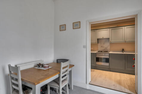 1386047-15-692d80...