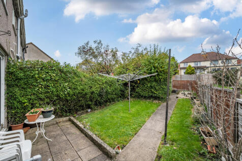 1368889-12-68efb5...