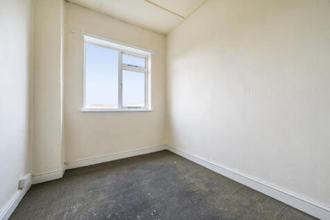 1369400-4-68ff9f2...