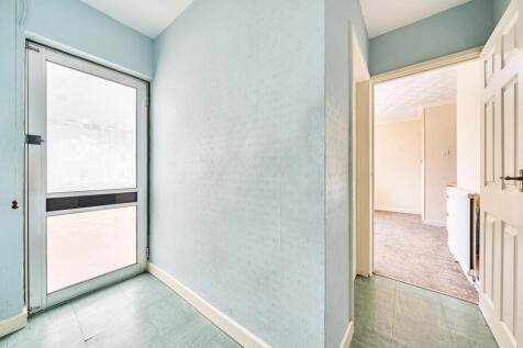 1304509-9-683ef8a...