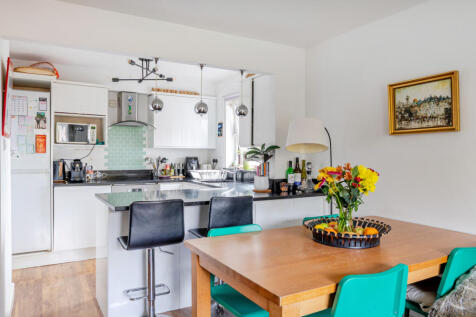 1370677-6-68f6382...