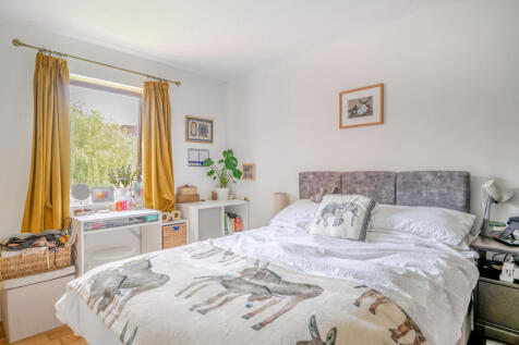 1370677-9-68f6384...