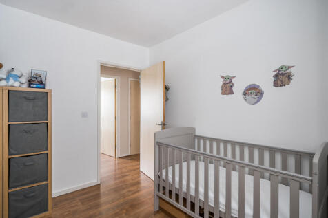 1372083-4-68fa504...