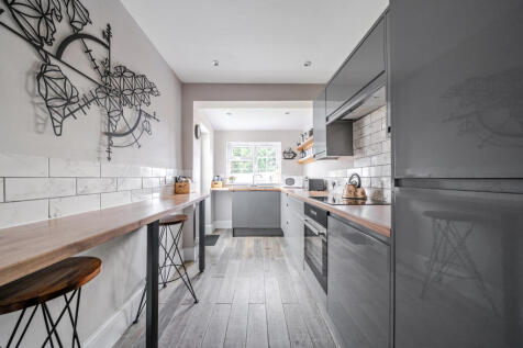 1372724-18-68fb6a...