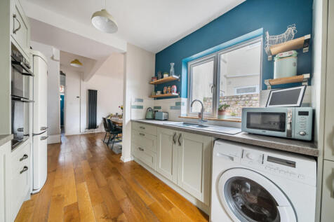 1372844-5-68ff6e2...