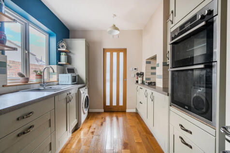 1372844-3-68ff6e0...