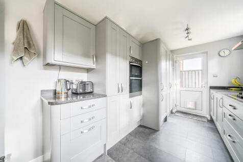 1372915-16-68fb5d...