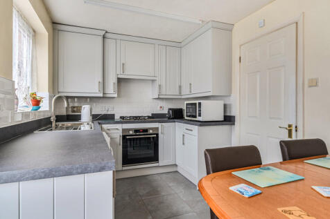 1374930-4-69088a5...