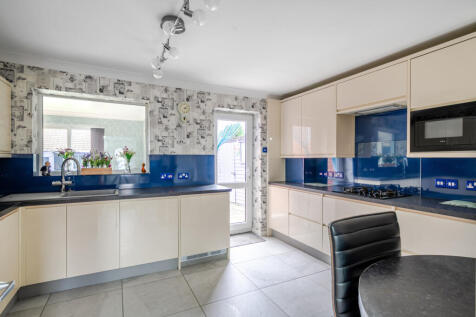 1373658-4-6908cca...