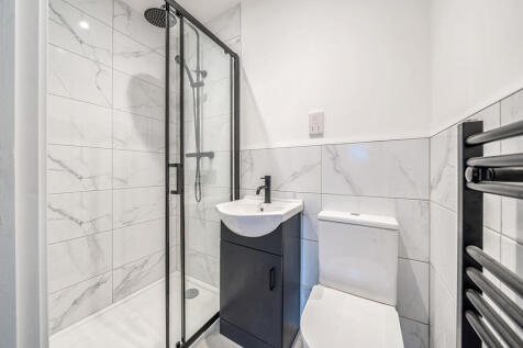 1381378-4-69170ba...