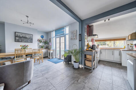 1382738-19-691f4c...