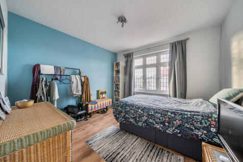 1382738-15-691f4b...