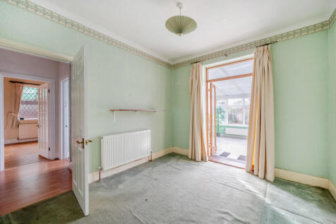 1384905-19-692457...