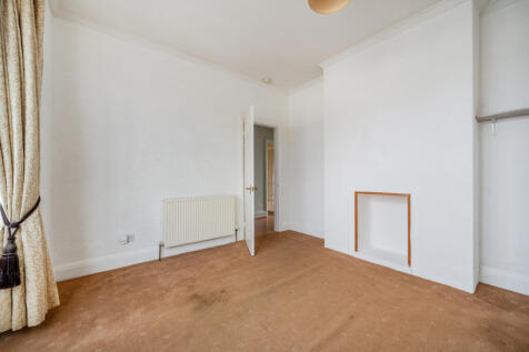 1384905-18-692457...