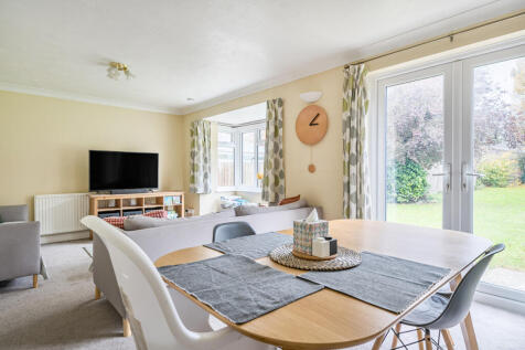 1373307-9-690e1ed...