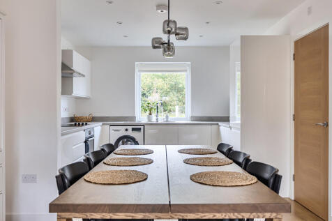 1374658-9-6903951...