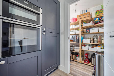 1380476-19-6925c2...