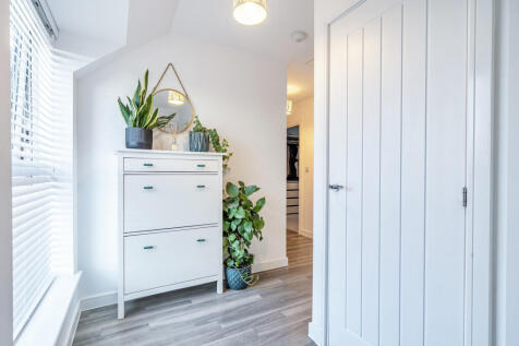 1356916-4-68d1a19...