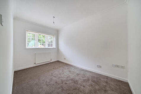 1372378-9-68fa219...