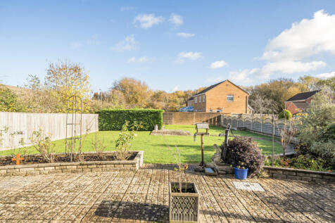 1375066-4-690f222...