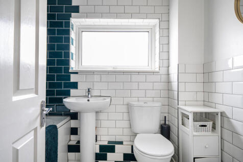 1374619-9-690b76f...