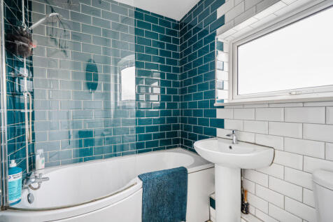 1374619-10-690b76...