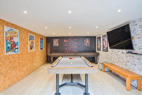Garage/Games Room
