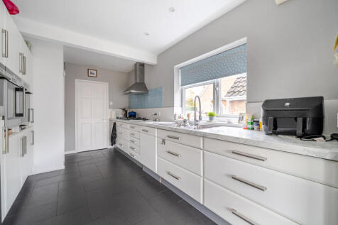 1373578-19-690387...