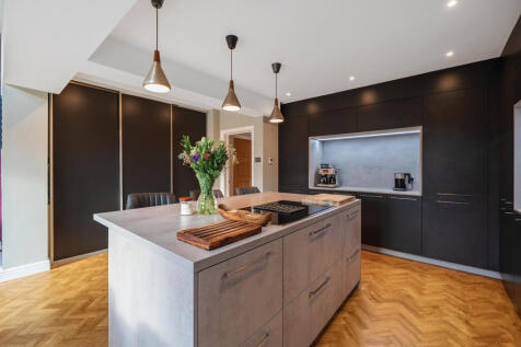 1377173-13-690cdc...