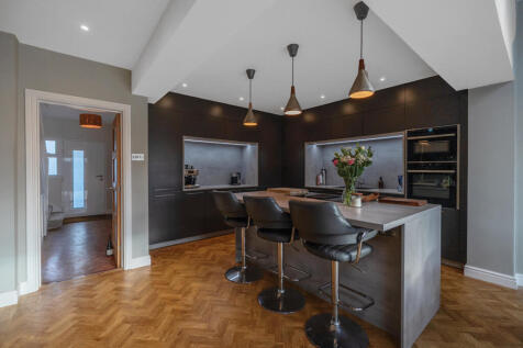 1377173-12-690cdb...