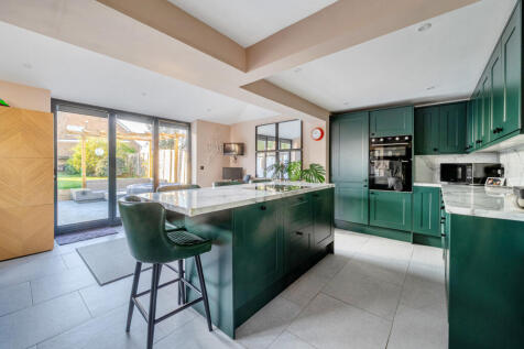 1383102-9-691c479...