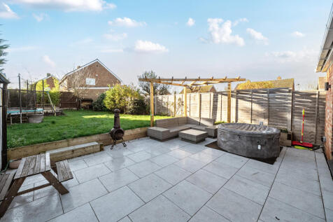 1383102-5-691c475...