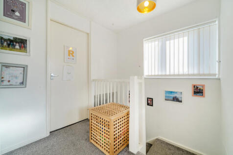 1383102-12-691c47...