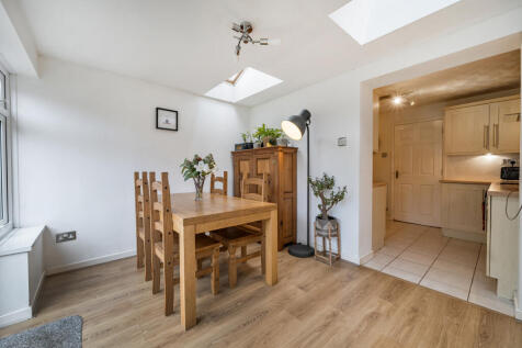 1376144-19-690e22...