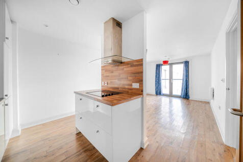 1360472-5-68dbdd2...