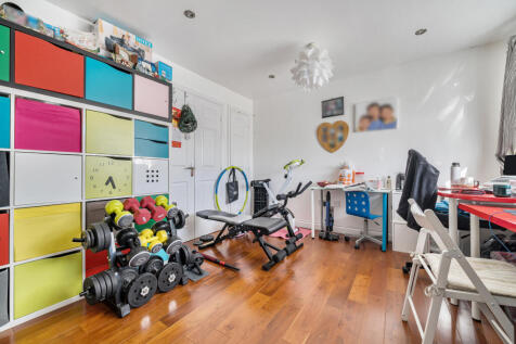 1371593-6-68fb8ee...