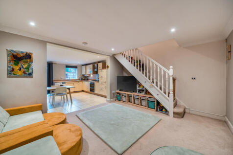 1375254-6-69038d4...