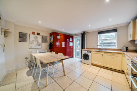 1375254-4-69038d4...