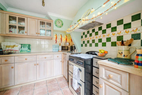 1375017-18-690ca1...