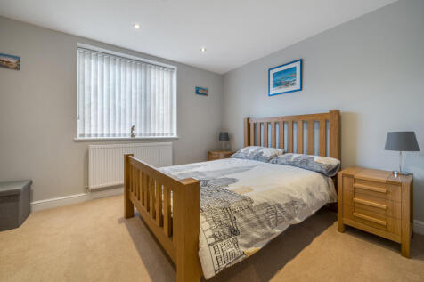 1376803-4-6912084...