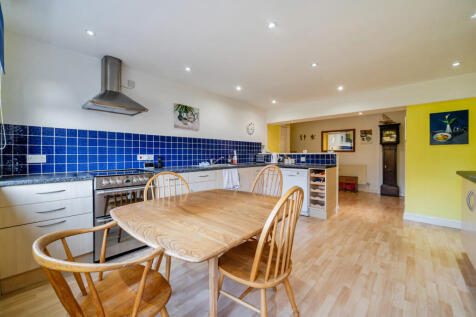 1378844-2-691b318...