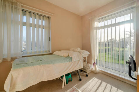 1378844-6-691b31a...