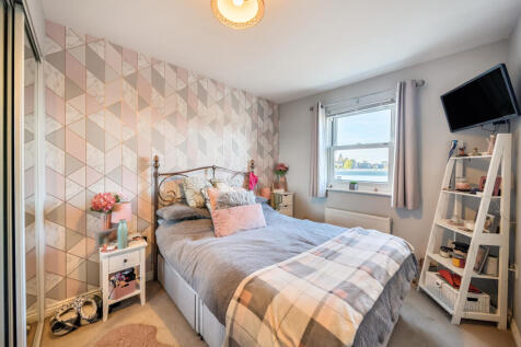 1370495-6-68ff44a...