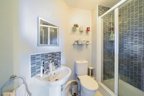 1370495-9-68ff44b...