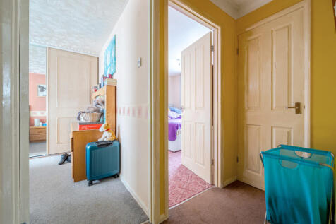 1384957-7-692845b...