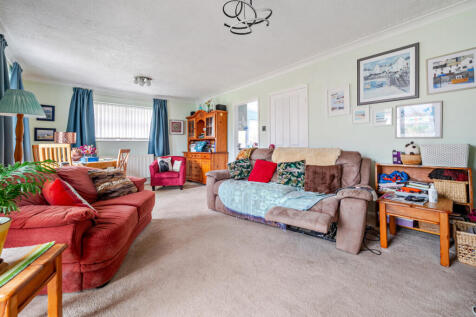 1384957-15-692847...