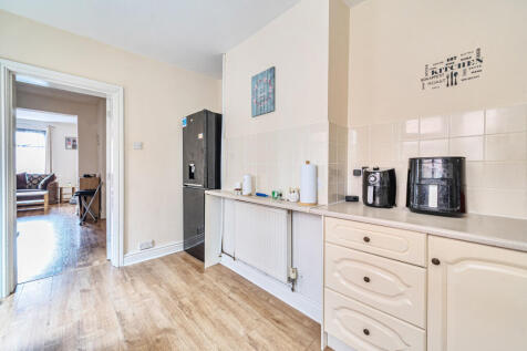 1364111-8-68e5260...