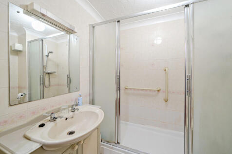 1371589-9-68f7662...