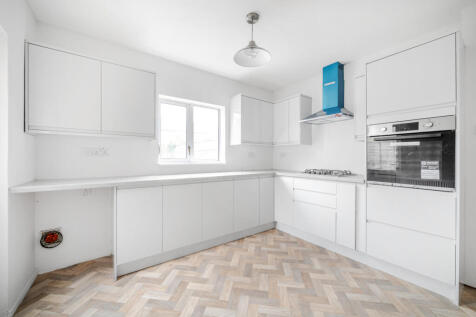 1369784-9-68f2159...